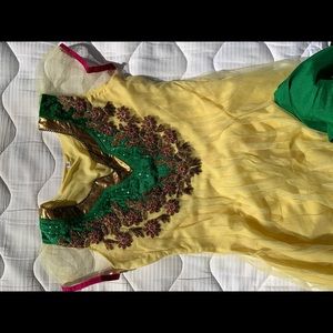 Indian outfit (yellow) Chuudi Daar